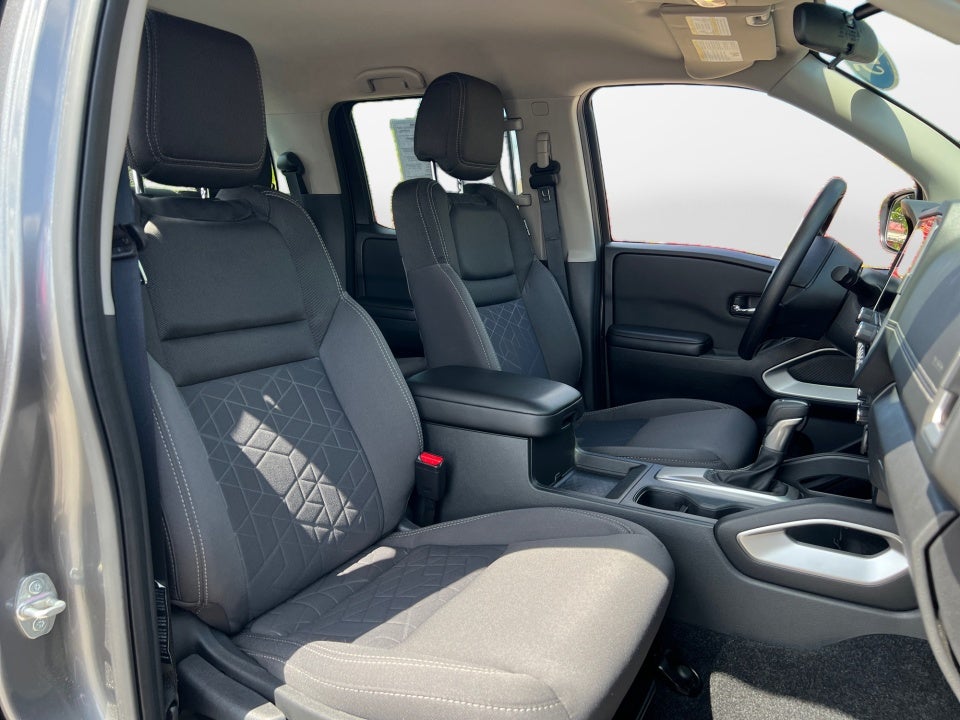 2025 Nissan Frontier Crew Cab SV 4x4
